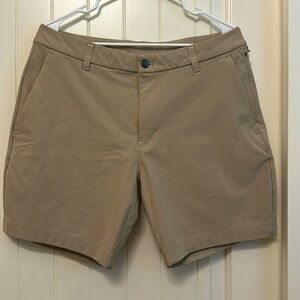 Men’s lululemon commission short - Size 33